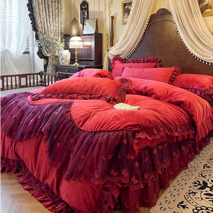 91家纺网 家纺一手货源 找家纺 瑞宝 2025新款宝宝绒夹棉床裙四件套-香奢丽影 香奢丽影-胭脂红