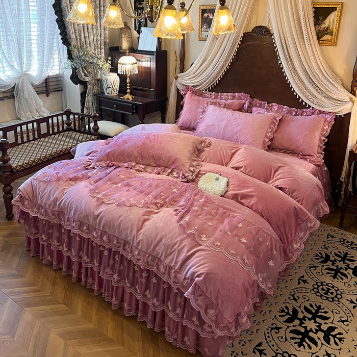 91家纺网 家纺一手货源 找家纺 瑞宝 2025新款宝宝绒夹棉床裙四件套-香奢丽影 香奢丽影-豆沙