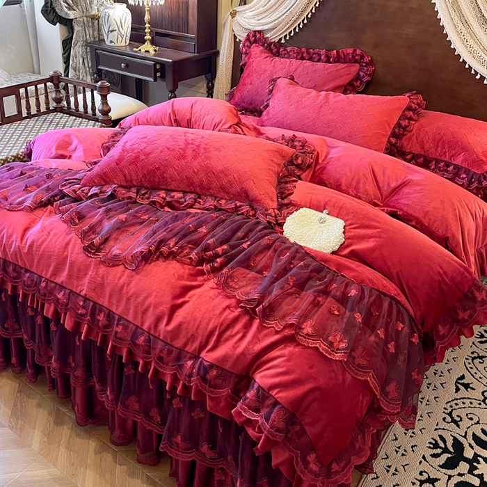 91家纺网 家纺一手货源 找家纺 瑞宝 2025新款宝宝绒夹棉床裙四件套-香奢丽影 香奢丽影-胭脂红