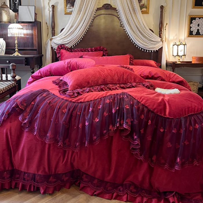 91家纺网 家纺一手货源 找家纺 瑞宝 2025新款宝宝绒夹棉床裙四件套-香奢丽影 香奢丽影-胭脂红