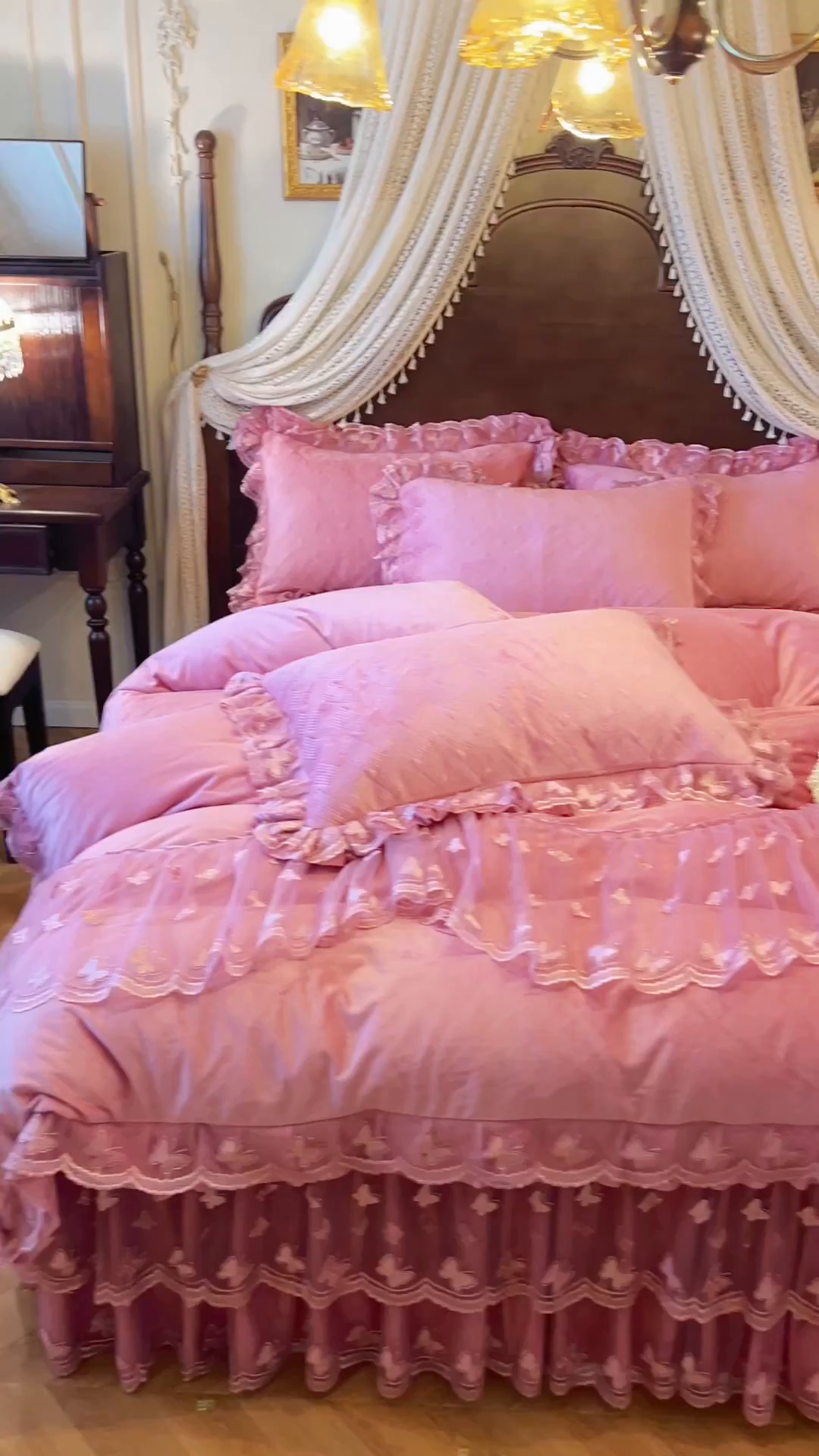 91家纺网 家纺一手货源 找家纺 瑞宝 2025新款宝宝绒夹棉床裙四件套-香奢丽影 香奢丽影-豆沙