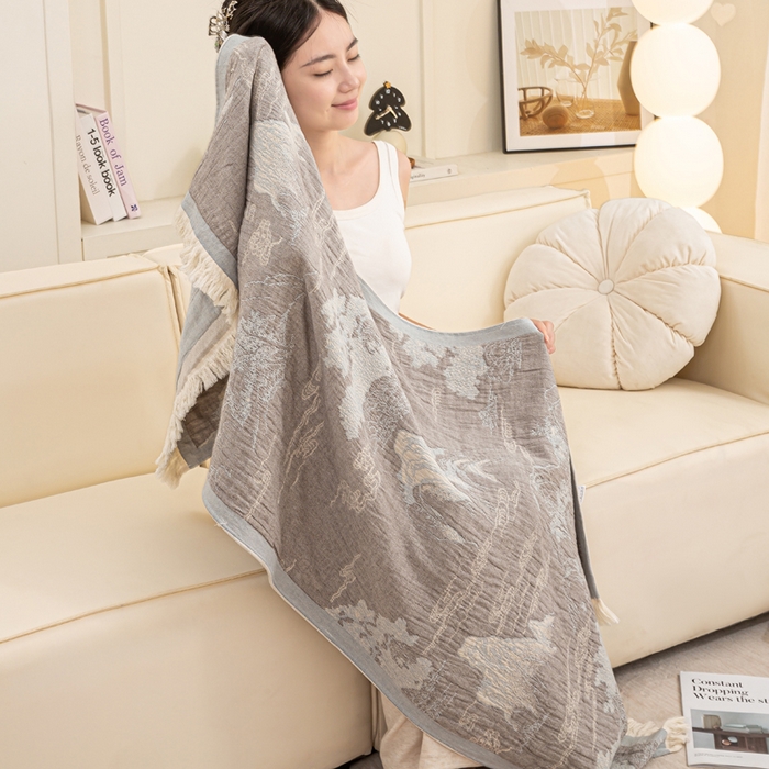 91家纺网 家纺一手货源 找家纺 恋人优选 2025新款A类流苏全棉纯棉提花四层水洗浴巾 锦绣河山-咖蓝 66x150cm