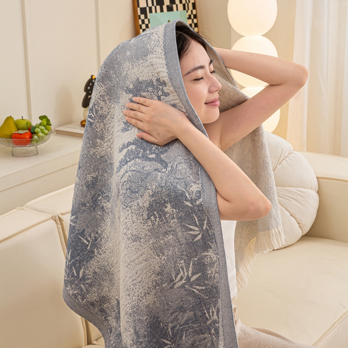 91家纺网 家纺一手货源 找家纺 恋人优选 2025新款A类流苏全棉纯棉提花四层水洗浴巾 苍松翠竹-蓝 66x150cm