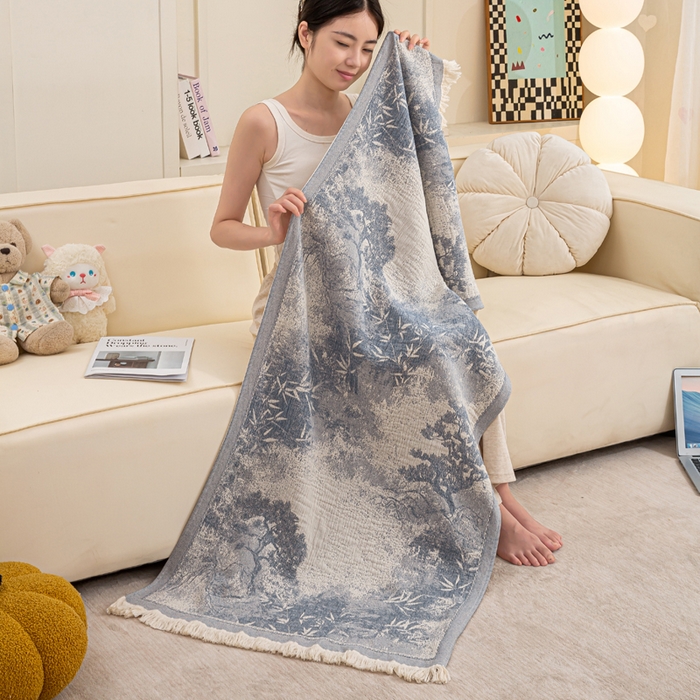 91家纺网 家纺一手货源 找家纺 恋人优选 2025新款A类流苏全棉纯棉提花四层水洗浴巾 苍松翠竹-蓝 66x150cm