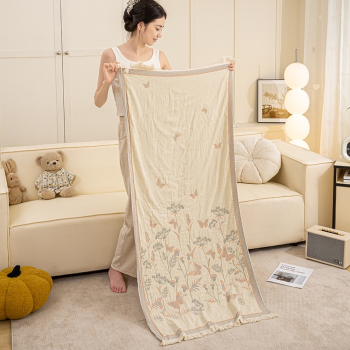 91家纺网 家纺一手货源 找家纺 恋人优选 2025新款A类流苏全棉纯棉提花四层水洗浴巾 花飞蝶舞-米 66x150cm