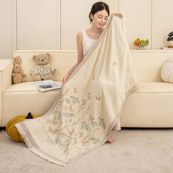 91家纺网 家纺一手货源 找家纺 恋人优选 2025新款A类流苏全棉纯棉提花四层水洗浴巾 花飞蝶舞-米 66x150cm