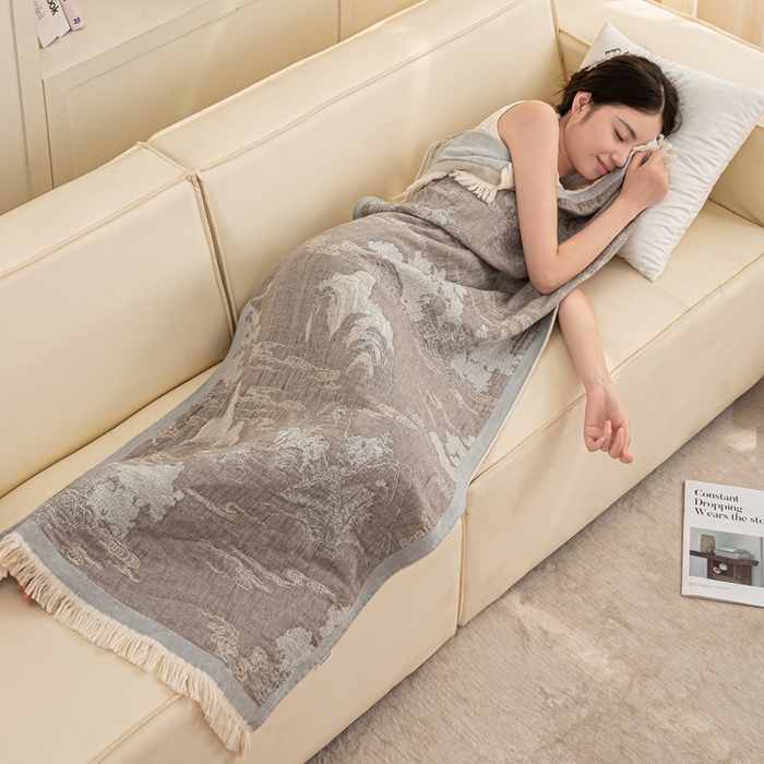 91家纺网 家纺一手货源 找家纺 恋人优选 2025新款A类流苏全棉纯棉提花四层水洗浴巾 锦绣河山-咖蓝 66x150cm