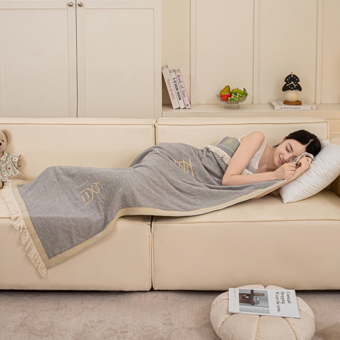 91家纺网 家纺一手货源 找家纺 恋人优选 2025新款A类流苏全棉纯棉提花四层水洗浴巾 春夏秋冬-灰 66x150cm