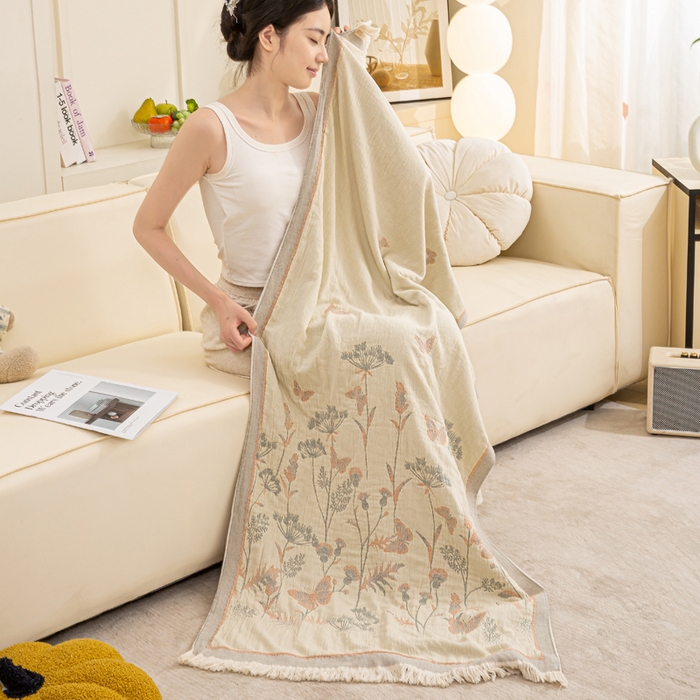 91家纺网 家纺一手货源 找家纺 恋人优选 2025新款A类流苏全棉纯棉提花四层水洗浴巾 花飞蝶舞-米 66x150cm