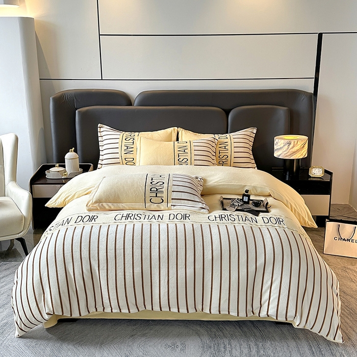 91家纺网 家纺一手货源 找家纺 （总）富宁家纺 2025新款亲肤舒适牛奶绒8斤四件套-夜曲