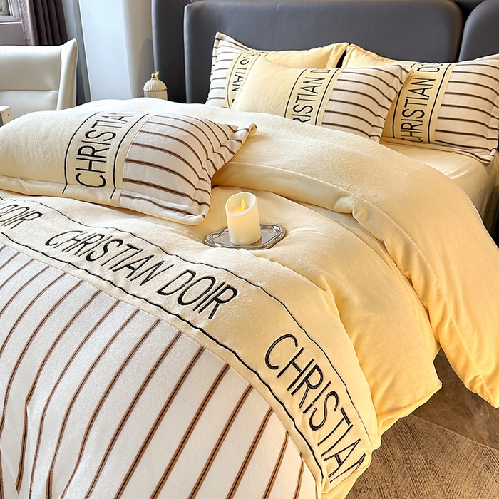 91家纺网 家纺一手货源 找家纺 （总）富宁家纺 2025新款亲肤舒适牛奶绒8斤四件套-夜曲