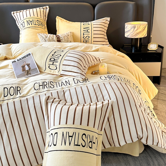 91家纺网 家纺一手货源 找家纺 （总）富宁家纺 2025新款亲肤舒适牛奶绒8斤四件套-夜曲