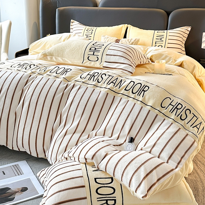 91家纺网 家纺一手货源 找家纺 （总）富宁家纺 2025新款亲肤舒适牛奶绒8斤四件套-夜曲