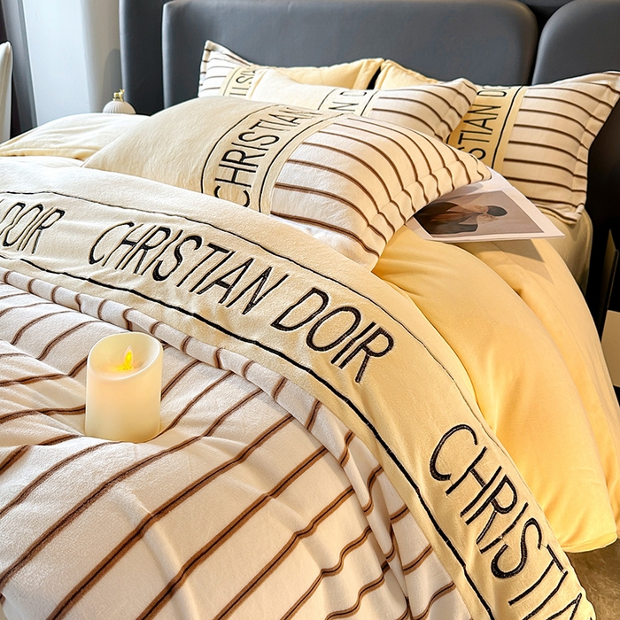 91家纺网 家纺一手货源 找家纺 富宁家纺 2025新款亲肤舒适牛奶绒8斤四件套-夜曲 夜曲-靓丽黄