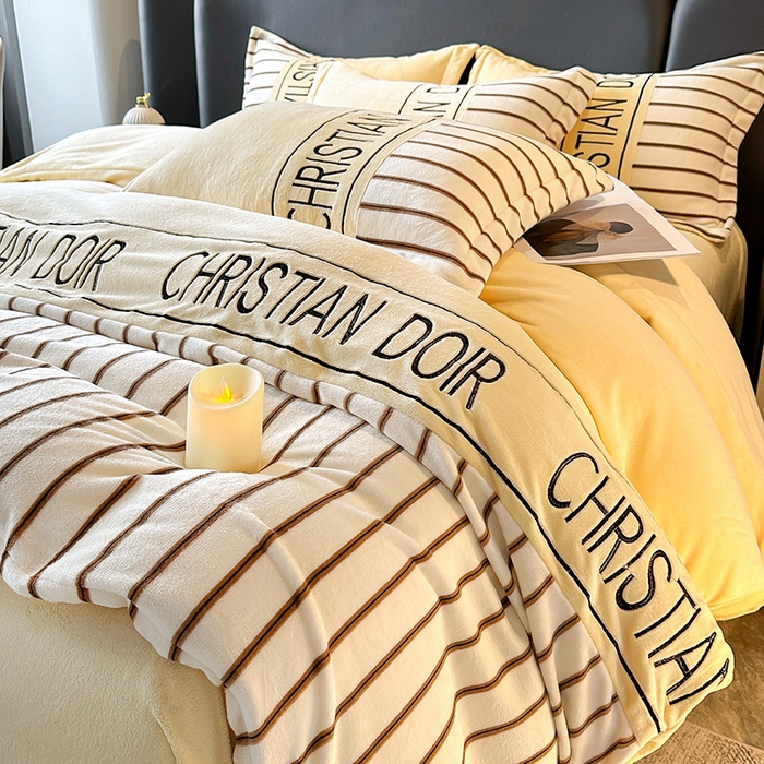 91家纺网 家纺一手货源 找家纺 富宁家纺 2025新款亲肤舒适牛奶绒8斤四件套-夜曲 夜曲-靓丽黄