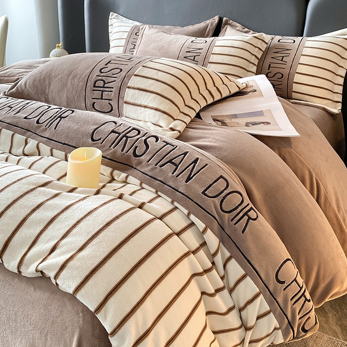 91家纺网 家纺一手货源 找家纺 富宁家纺 2025新款亲肤舒适牛奶绒8斤四件套-夜曲 夜曲-深奶咖