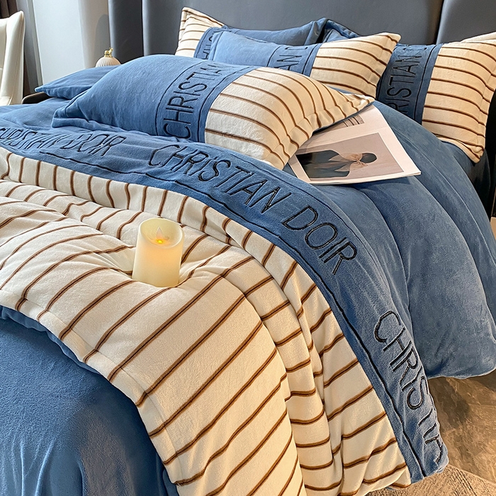 91家纺网 家纺一手货源 找家纺 富宁家纺 2025新款亲肤舒适牛奶绒8斤四件套-夜曲 夜曲-莱茵蓝