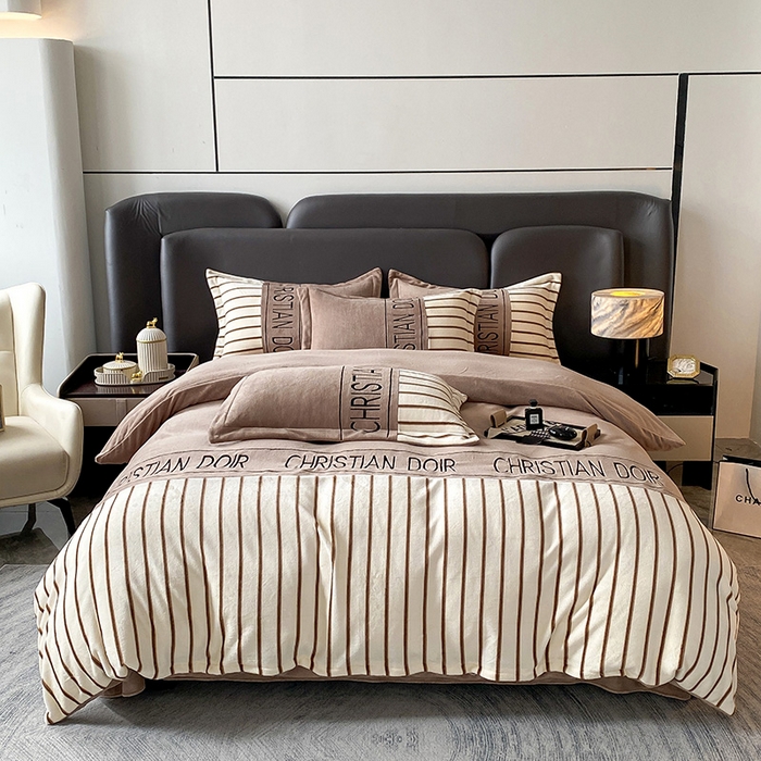 91家纺网 家纺一手货源 找家纺 富宁家纺 2025新款亲肤舒适牛奶绒8斤四件套-夜曲 夜曲-深奶咖