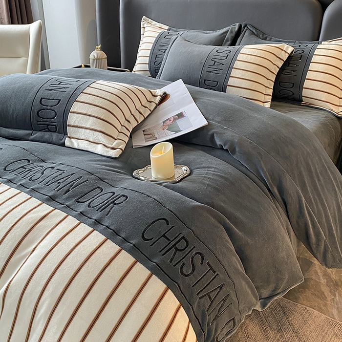 91家纺网 家纺一手货源 找家纺 富宁家纺 2025新款亲肤舒适牛奶绒8斤四件套-夜曲 夜曲-石英灰