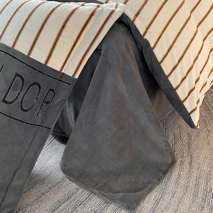 91家纺网 家纺一手货源 找家纺 富宁家纺 2025新款亲肤舒适牛奶绒8斤四件套-夜曲 夜曲-石英灰