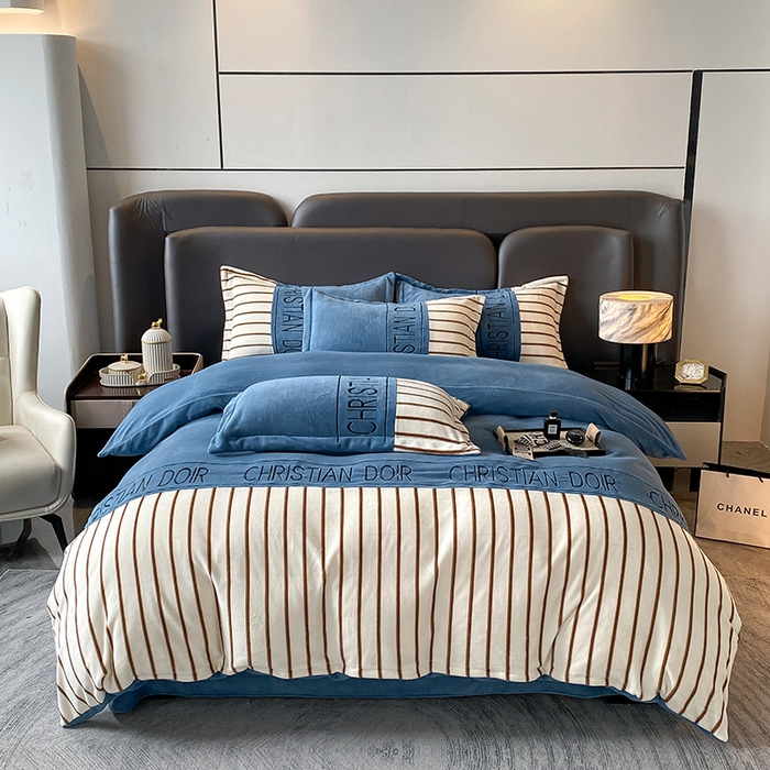 91家纺网 家纺一手货源 找家纺 富宁家纺 2025新款亲肤舒适牛奶绒8斤四件套-夜曲 夜曲-莱茵蓝