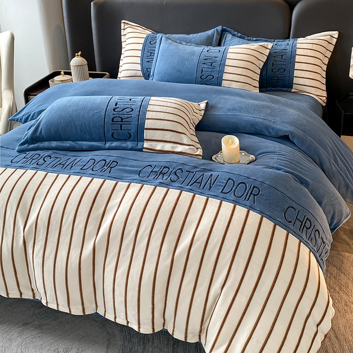 91家纺网 家纺一手货源 找家纺 富宁家纺 2025新款亲肤舒适牛奶绒8斤四件套-夜曲 夜曲-莱茵蓝