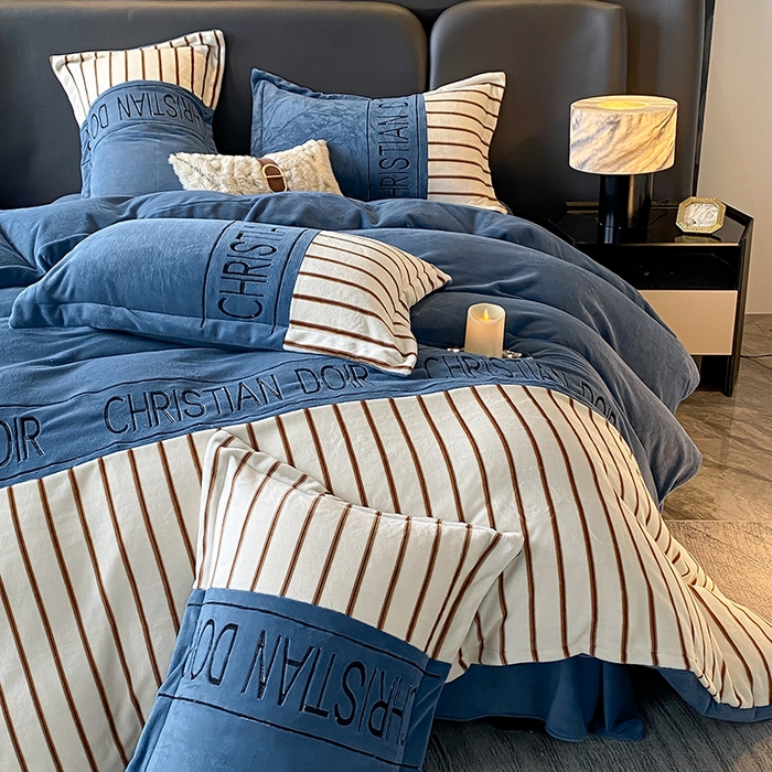 91家纺网 家纺一手货源 找家纺 富宁家纺 2025新款亲肤舒适牛奶绒8斤四件套-夜曲 夜曲-莱茵蓝