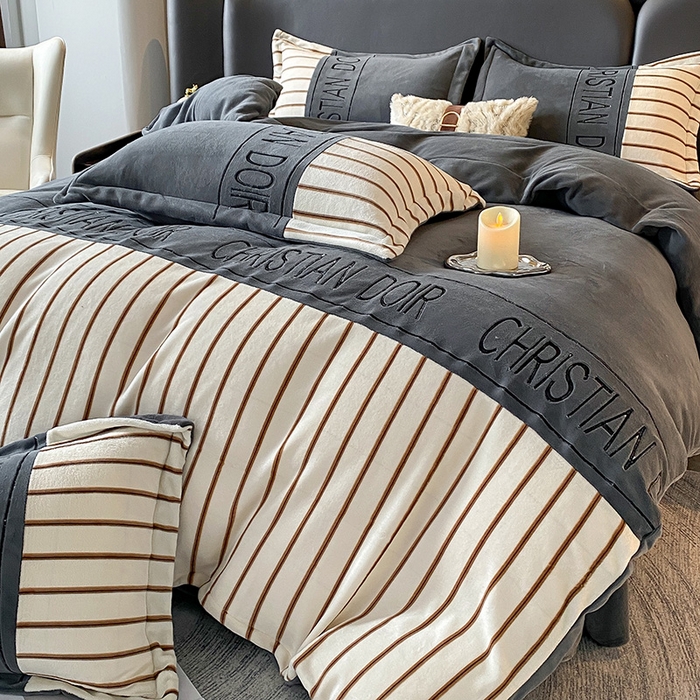 91家纺网 家纺一手货源 找家纺 富宁家纺 2025新款亲肤舒适牛奶绒8斤四件套-夜曲 夜曲-石英灰