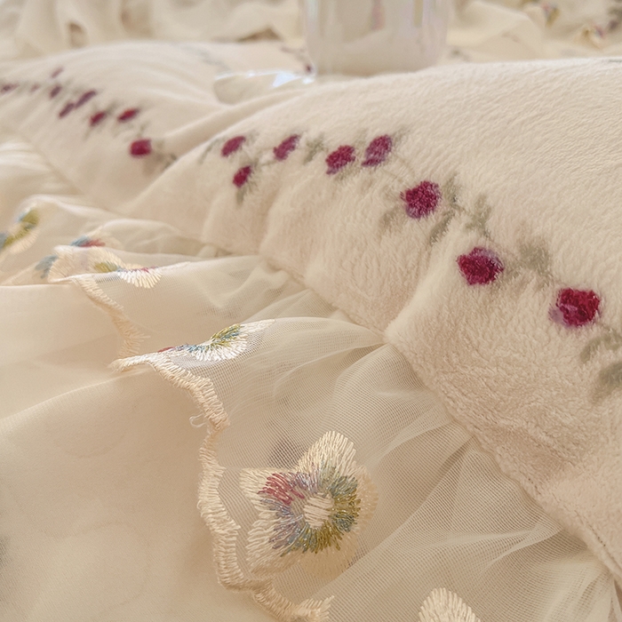 91家纺网 家纺一手货源 找家纺 网红馆（ck家纺） 2025新款亲肤舒适印花牛奶绒蕾丝边床裙系列四件套 花枝