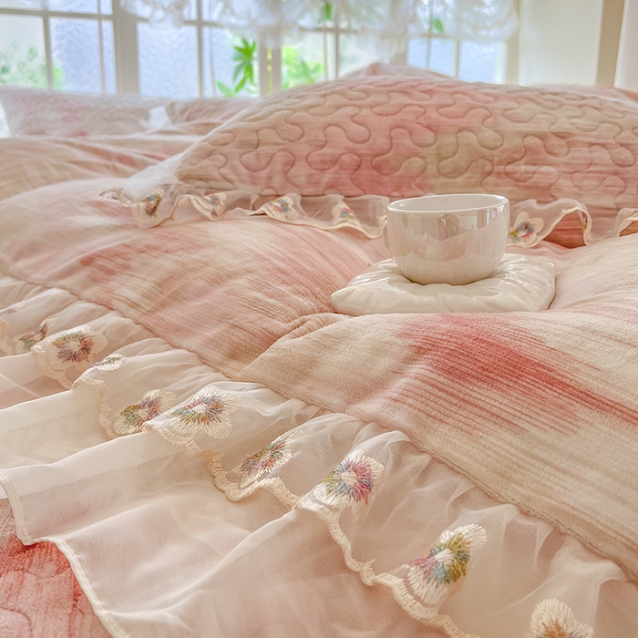 91家纺网 家纺一手货源 找家纺 （总）网红馆（ck家纺） 2025新款亲肤舒适印花牛奶绒蕾丝边床裙系列四件套