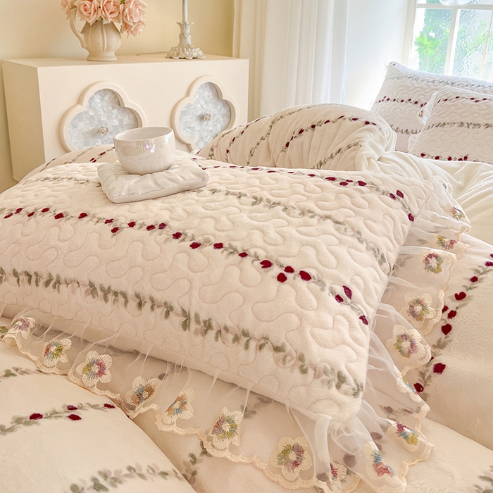 91家纺网 家纺一手货源 找家纺 网红馆（ck家纺） 2025新款亲肤舒适印花牛奶绒蕾丝边床裙系列四件套 花枝