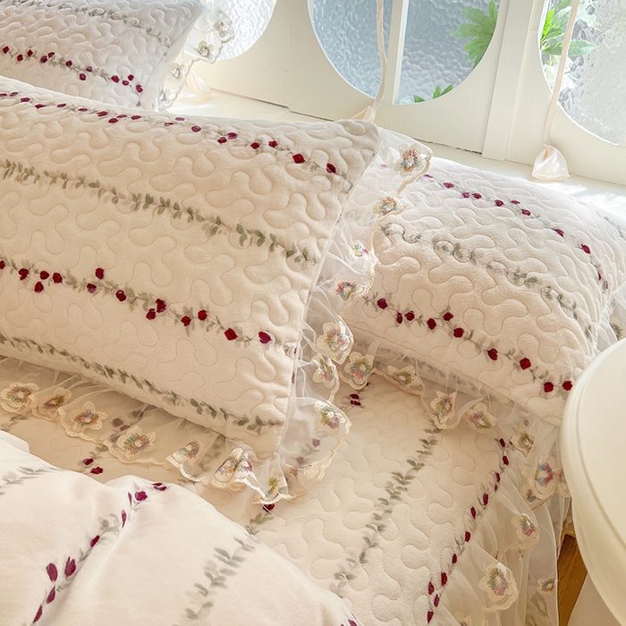 91家纺网 家纺一手货源 找家纺 网红馆（ck家纺） 2025新款亲肤舒适印花牛奶绒蕾丝边床裙系列四件套 花枝