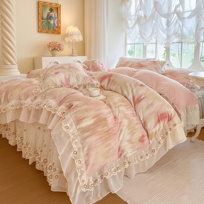 91家纺网 家纺一手货源 找家纺 （总）网红馆（ck家纺） 2025新款亲肤舒适印花牛奶绒蕾丝边床裙系列四件套