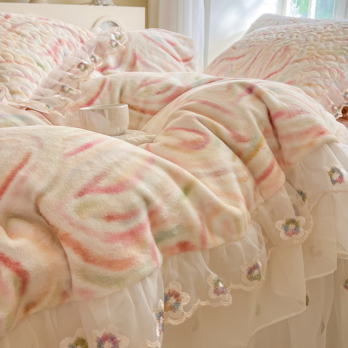 91家纺网 家纺一手货源 找家纺 网红馆（ck家纺） 2025新款亲肤舒适印花牛奶绒蕾丝边床裙系列四件套 星晴