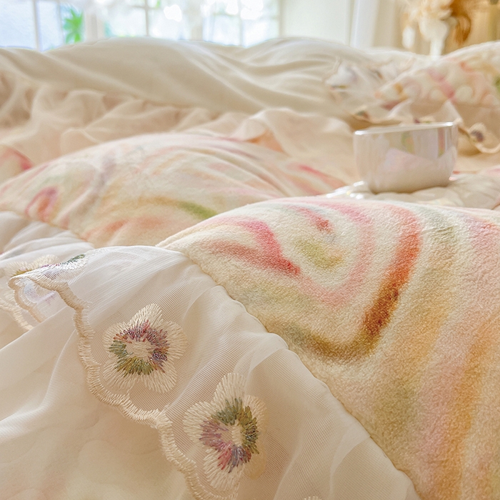 91家纺网 家纺一手货源 找家纺 网红馆（ck家纺） 2025新款亲肤舒适印花牛奶绒蕾丝边床裙系列四件套 星晴