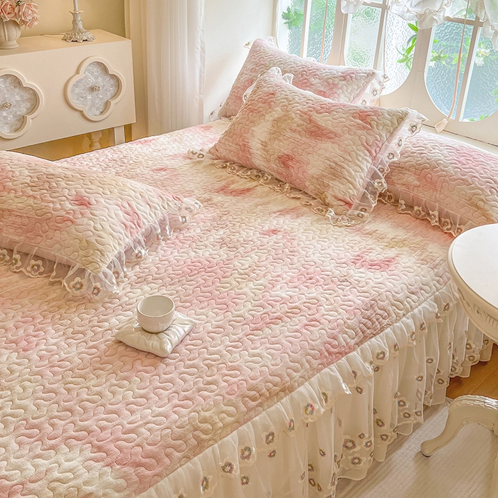 91家纺网 家纺一手货源 找家纺 （总）网红馆（ck家纺） 2025新款亲肤舒适印花牛奶绒蕾丝边床裙系列单床裙