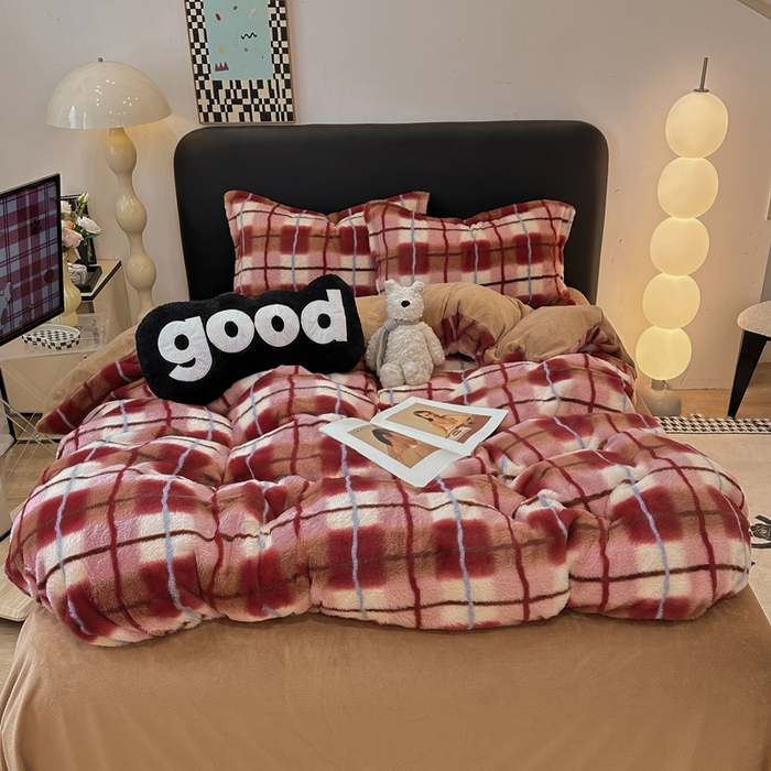 91家纺网 家纺一手货源 找家纺 一比一家纺 2025新款兔毛绒印花四件套-二 魔法学院红