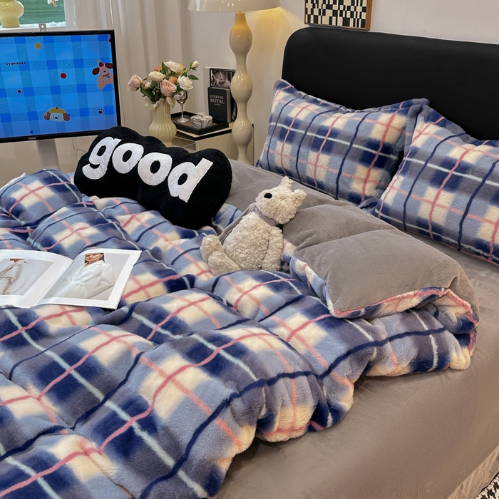 91家纺网 家纺一手货源 找家纺 一比一家纺 2025新款兔毛绒印花四件套-二 魔法学院蓝