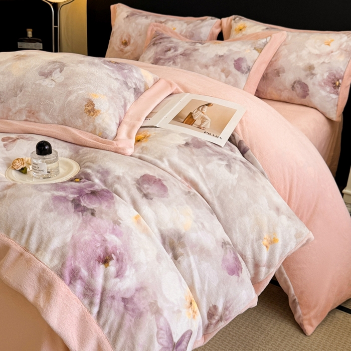 91家纺网 家纺一手货源 找家纺 （总）博纳家纺 2025新款亲肤舒适牛奶绒数码印花拼角系列四件套（控价劵后208 严格按控价来）