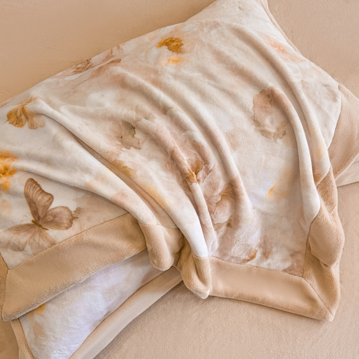 91家纺网 家纺一手货源 找家纺 博纳家纺 2025新款亲肤舒适牛奶绒数码印花拼角系列四件套（控价劵后208 严格按控价来） 花织-香槟