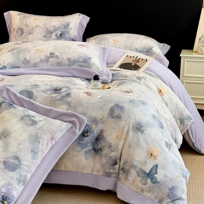 91家纺网 家纺一手货源 找家纺 博纳家纺 2025新款亲肤舒适牛奶绒数码印花拼角系列四件套（控价劵后208 严格按控价来） 花织-浅紫