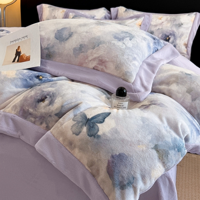 91家纺网 家纺一手货源 找家纺 博纳家纺 2025新款亲肤舒适牛奶绒数码印花拼角系列四件套（控价劵后208 严格按控价来） 花织-浅紫