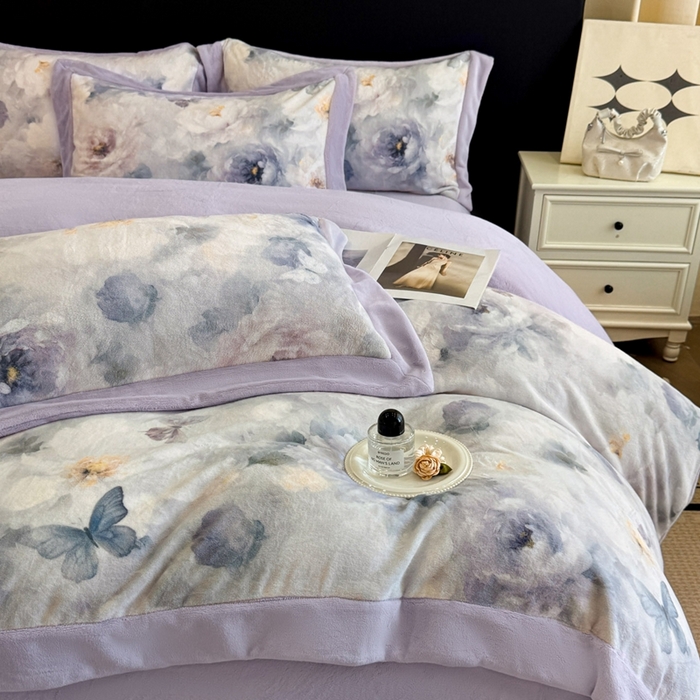 91家纺网 家纺一手货源 找家纺 博纳家纺 2025新款亲肤舒适牛奶绒数码印花拼角系列四件套（控价劵后208 严格按控价来） 花织-浅紫