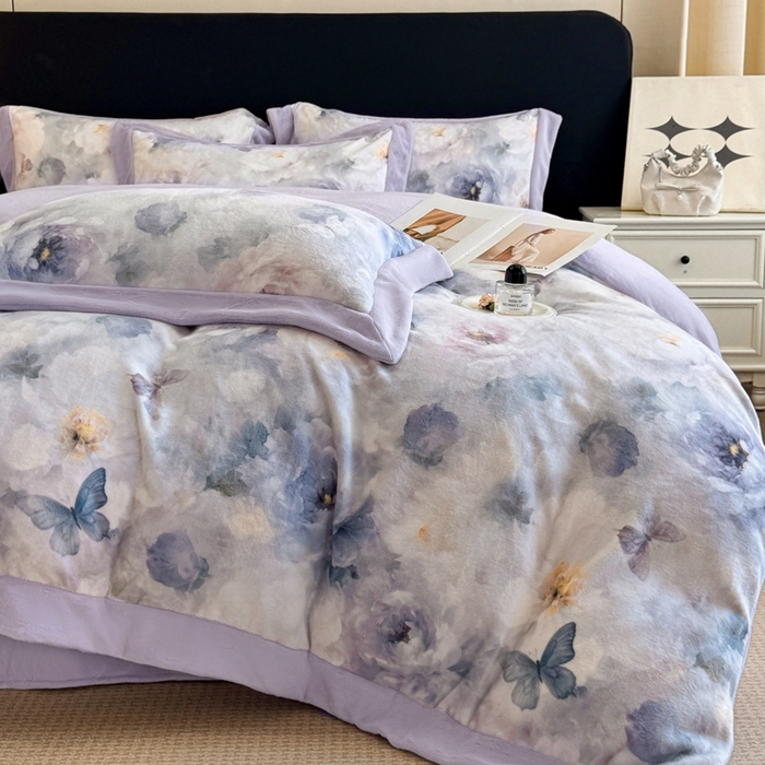 91家纺网 家纺一手货源 找家纺 博纳家纺 2025新款亲肤舒适牛奶绒数码印花拼角系列四件套（控价劵后208 严格按控价来） 花织-浅紫