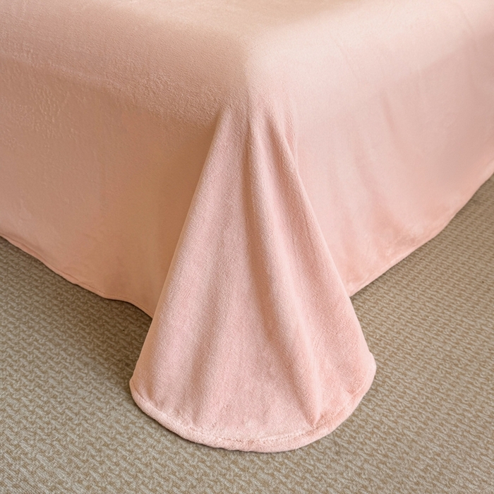 91家纺网 家纺一手货源 找家纺 博纳家纺 2025新款亲肤舒适牛奶绒数码印花拼角系列四件套（控价劵后208 严格按控价来） 彩蝶飘飘-粉玉