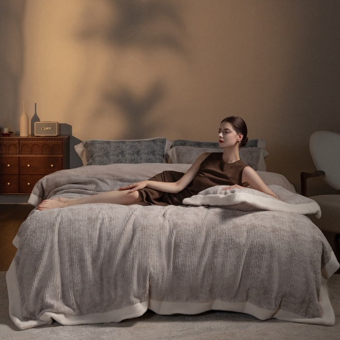 91家纺网 家纺一手货源 找家纺 榻尚家居 2024秋冬新品 加厚保暖牛奶婴肤绒 云貂绒四件套 水貂绒-棕咖