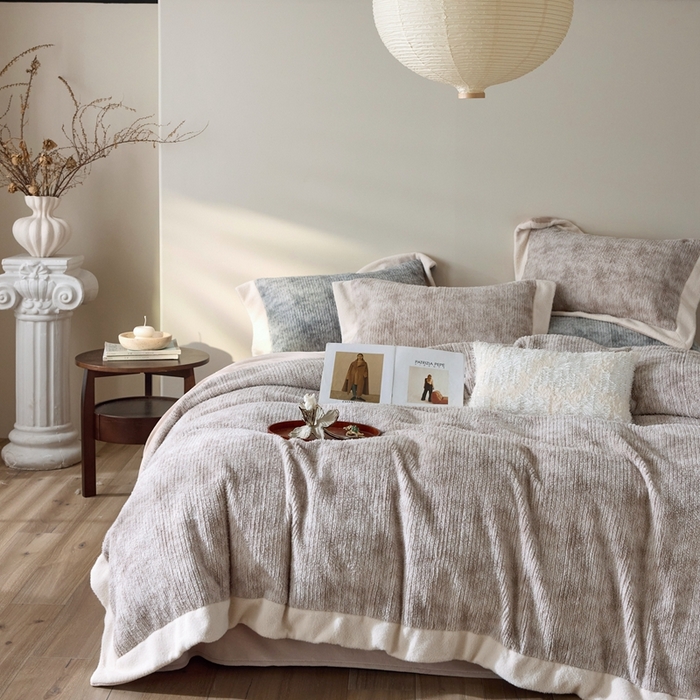 91家纺网 家纺一手货源 找家纺 榻尚家居 2025新款秋冬加厚绵阳绒牛奶绒四件套 绵阳绒棕色