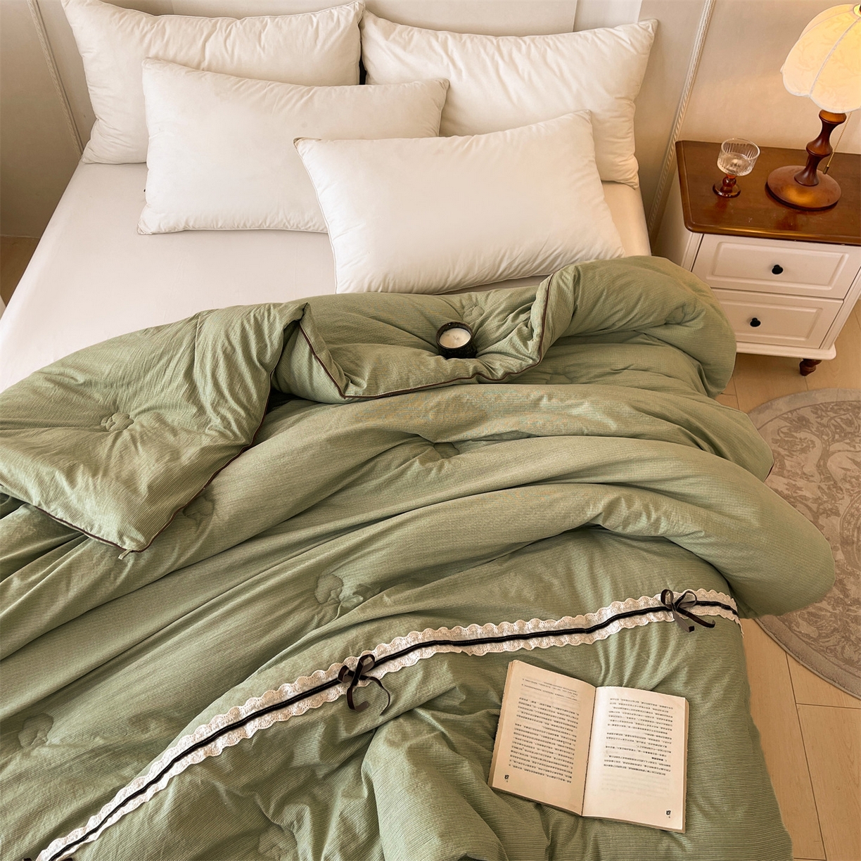 91家纺网 家纺一手货源 找家纺 梵蒂莎 2025新款花边蝴蝶结棉花被（场景2）暖衾蝶影秋冬被四季被子被芯 暖衾蝶影-橄榄绿