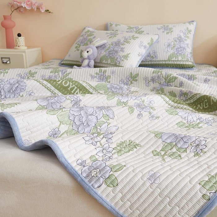 91家纺网 家纺一手货源 找家纺 （总）金艾草 2025新款A版全棉印花B版加厚牛奶绒单件棉加绒床盖三件套榻榻米垫