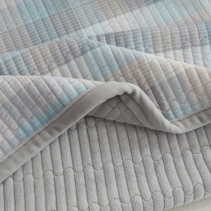 91家纺网 家纺一手货源 找家纺 金艾草 2025新款A版全棉印花B版加厚牛奶绒单件棉加绒床盖三件套榻榻米垫 苏轮-绒